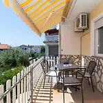 Apartment Tiho Vodice