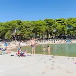 Apartment Tiho Vodice