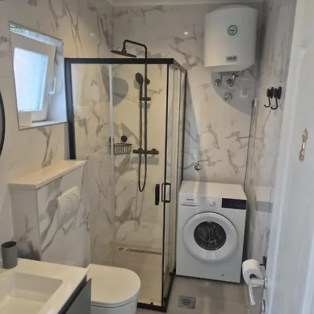 Tiho Apartament *